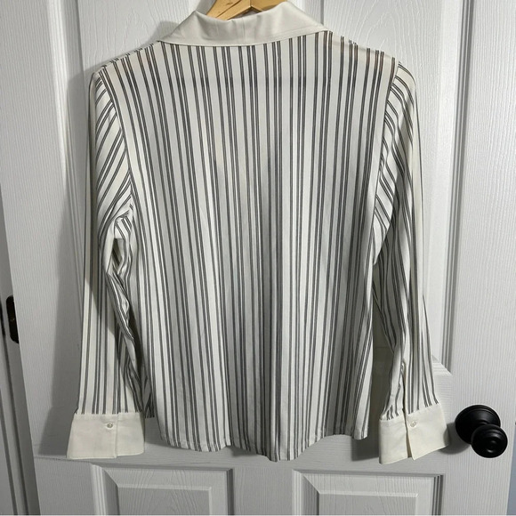 Talbots Petites blouse, large. White with gray/black stripe, wide collar, spring - Picture 11 of 12